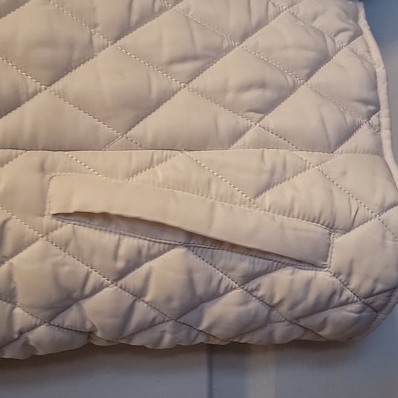Ann Taylor Cream Quilted, fall/winter vest. Women's medium. NWOT. - Picture 6 of 8